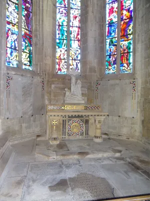 Monument aux Morts de la Basilique Saint-Sauveur de Dinan