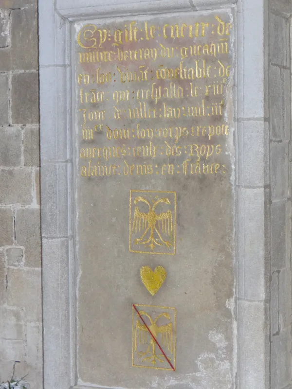 Tombeau du coeur de du Guesclin dans la Basilique Saint-Sauveur de Dinan