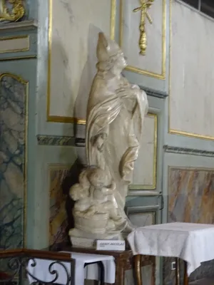 Statue de Saint-Nicolas dans l'Église Saint-Nicolas à Loudéac