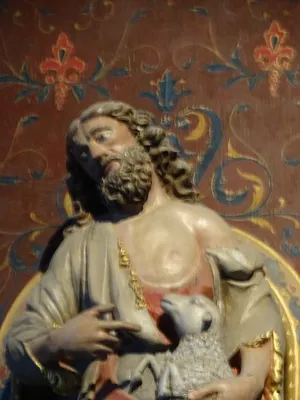 Statue de Saint-Jean-Baptiste dans l'Église Saint-Nicolas à Loudéac
