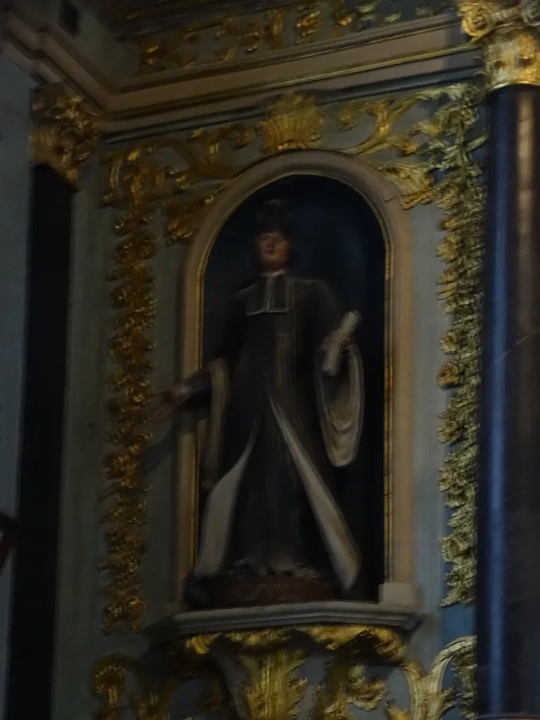 Statue de Saint-Yves dans l'Église Saint-Nicolas à Loudéac