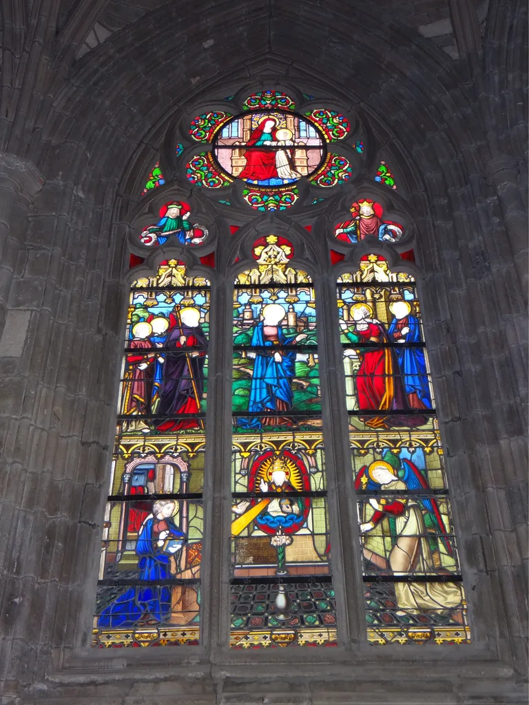 Vitrail Baie E dans la Cathédrale Saint-Etienne de Saint-Brieuc